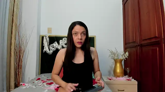 AnnaBroooks online show from February 15, 2026, 2:03 pm