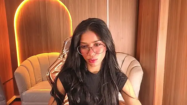 Alina b  online show from April 8, 2026, 8:09 pm