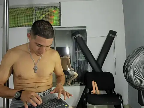 Snapshot of Bonniie_23 chatting on February 4, 2026, 3:34 am Bonniie 23 online show from February 4, 2026, 3:34 am