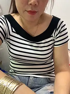 Snapshot of Baby-lovely69 chatting on February 5, 2026, 3:22 am Baby-lovely69 online show from February 5, 2026, 3:22 am