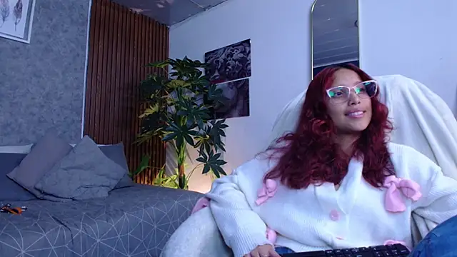 Snapshot of saphire_ chatting on February 11, 2026, 8:47 pm saphire online show from February 11, 2026, 8:47 pm