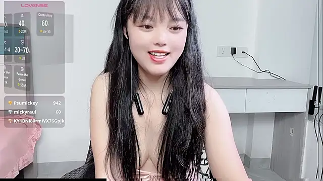 xianxian-baby online show from March 10, 2026, 2:49 am