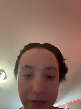 Snapshot of MiaTee chatting on February 10, 2026, 3:54 am MiaTee online show from February 10, 2026, 3:54 am