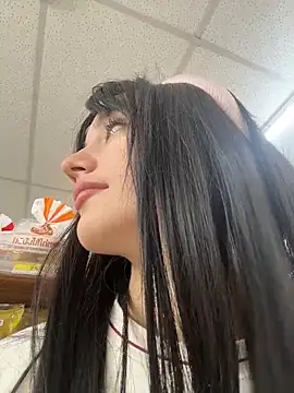 Snapshot of MiaTee chatting on May 22, 2026, 2:08 am MiaTee online show from May 22, 2026, 2:08 am