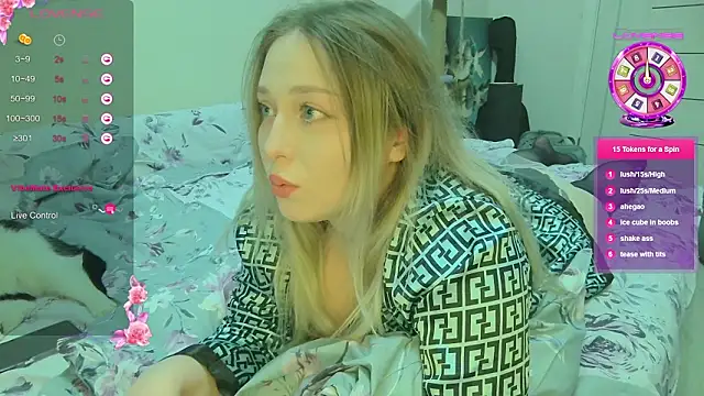 Snapshot of Emiliaaah chatting on February 20, 2026, 8:53 pm Emiliaaah online show from February 20, 2026, 8:53 pm