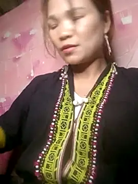 Snapshot of maymay-2000 chatting on February 5, 2026, 3:27 pm maymay-2000 online show from February 5, 2026, 3:27 pm