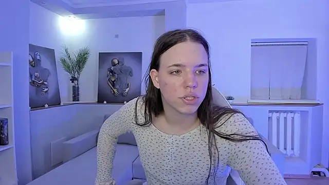 Snapshot of Madison_dolly chatting on February 4, 2026, 2:06 am Madison dolly online show from February 4, 2026, 2:06 am