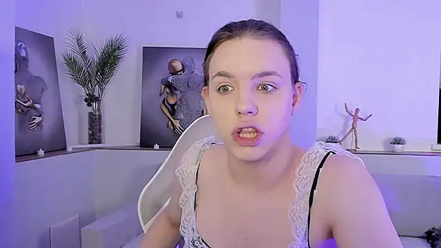 Snapshot of Madison_dolly chatting on February 10, 2026, 2:04 am Madison dolly online show from February 10, 2026, 2:04 am