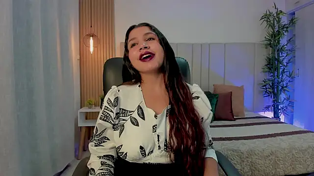 Victoria Rosee online show from April 28, 2026, 1:05 pm
