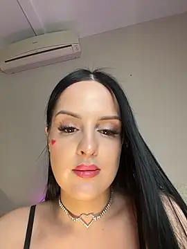 Snapshot of Evayra chatting on February 13, 2026, 9:11 pm Evayra online show from February 13, 2026, 9:11 pm