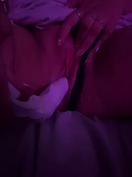 Snapshot of giigiis chatting on March 3, 2026, 8:26 pm giigiis online show from March 3, 2026, 8:26 pm