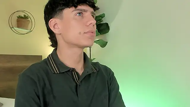 Snapshot of Angel_eros_ chatting on February 20, 2026, 5:26 am Angel eros online show from February 20, 2026, 5:26 am