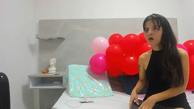 luz-miiaa online show from March 4, 2026, 11:38 am