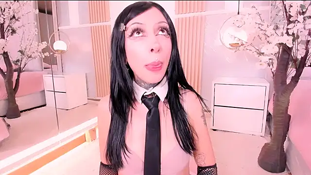 SalemBlackrose online show from February 4, 2026, 4:51 am