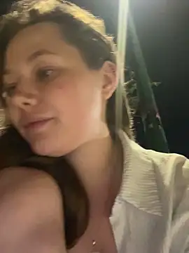 Snapshot of AsynaYuuki chatting on February 1, 2026, 4:05 pm AsynaYuuki online show from February 1, 2026, 4:05 pm