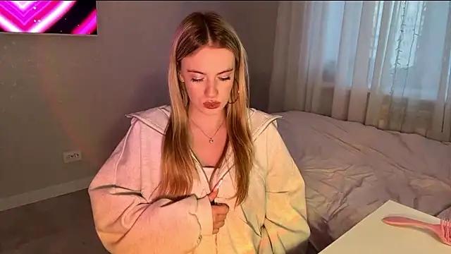 Between Eeys online show from March 11, 2026, 3:07 pm