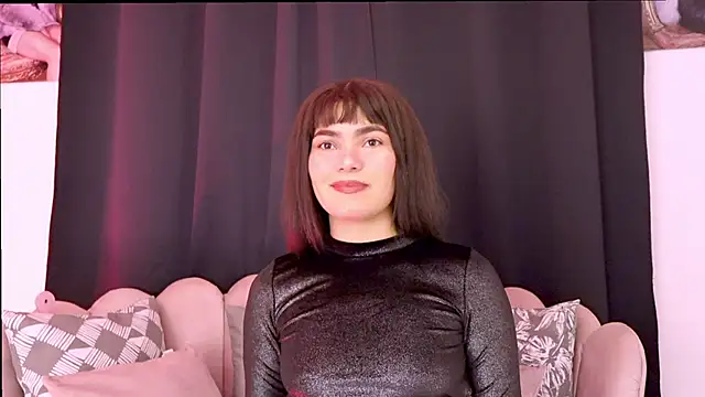 dakotacollins  online show from June 10, 2026, 2:23 am