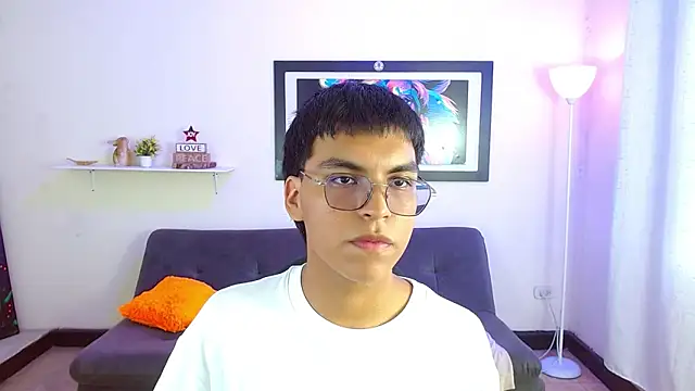 Maecum18 online show from March 18, 2026, 8:23 pm