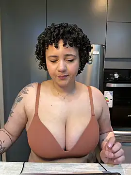 Snapshot of BabyChanntal chatting on February 19, 2026, 12:56 pm BabyChanntal online show from February 19, 2026, 12:56 pm