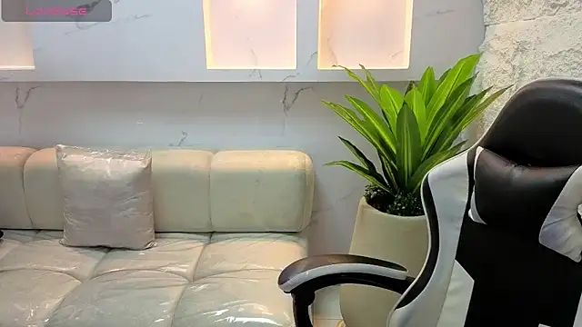 Snapshot of aurora_tp chatting on February 24, 2026, 2:20 am aurora tp online show from February 24, 2026, 2:20 am