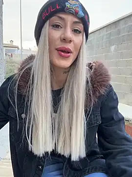 Snapshot of MelaFoxx chatting on March 1, 2026, 4:42 pm MelaFoxx online show from March 1, 2026, 4:42 pm