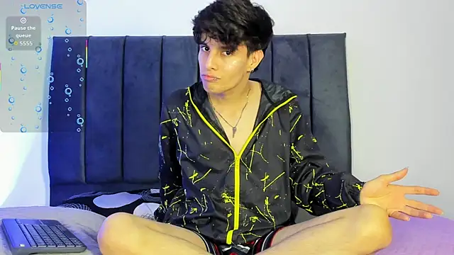 axxxel twink online show from April 5, 2026, 1:14 am