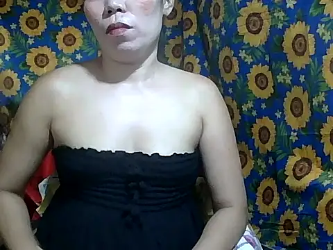 Snapshot of Sexy_HotPussy4u chatting on May 8, 2026, 1:00 am Sexy HotPussy4u online show from May 8, 2026, 1:00 am