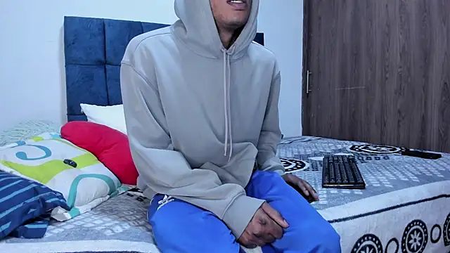 Snapshot of panther_333 chatting on February 4, 2026, 11:16 am panther 333 online show from February 4, 2026, 11:16 am