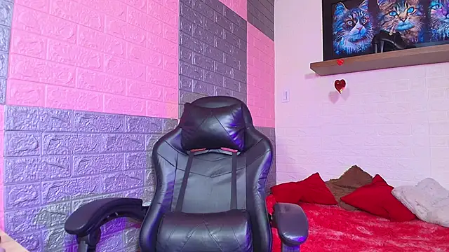 alanna Love02 online show from March 1, 2026, 6:32 pm