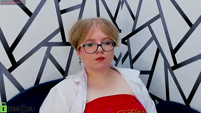 Snapshot of Lauraaa_Smith chatting on February 10, 2026, 2:04 am Lauraaa Smith online show from February 10, 2026, 2:04 am