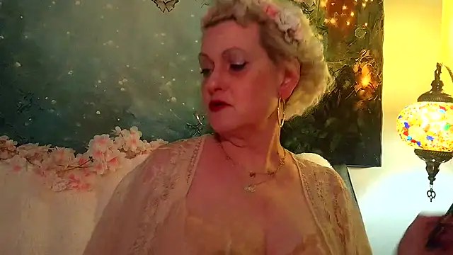 Snapshot of Blondie_the_librarian chatting on February 27, 2026, 5:40 am Blondie the librarian online show from February 27, 2026, 5:40 am