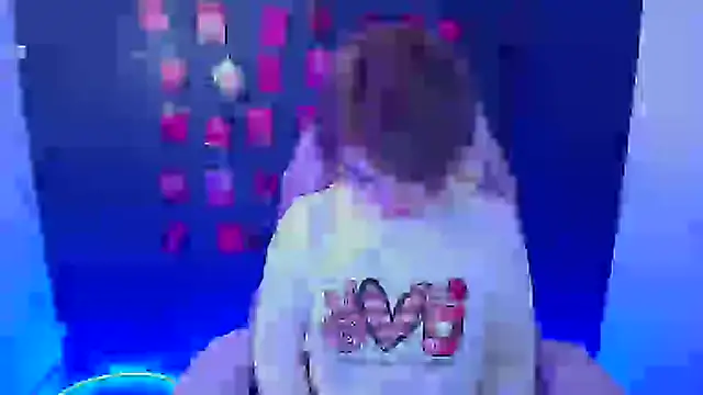 Snapshot of CuttieEmma chatting on February 17, 2026, 12:56 pm CuttieEmma online show from February 17, 2026, 12:56 pm