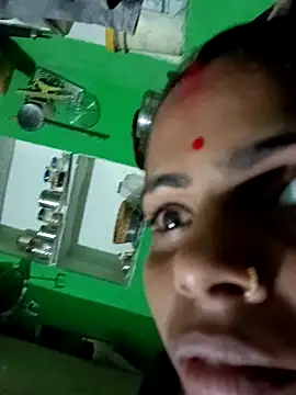 Priyakoli4568 online show from April 27, 2026, 3:21 pm