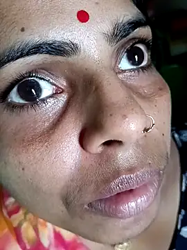 Priyakoli4568 online show from May 13, 2026, 4:21 am
