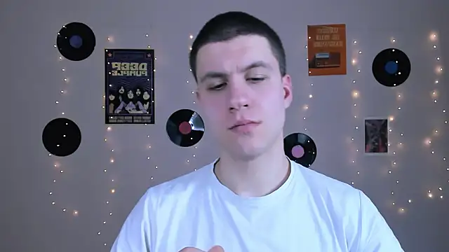 Snapshot of neo_raze chatting on February 2, 2026, 8:07 pm neo raze online show from February 2, 2026, 8:07 pm