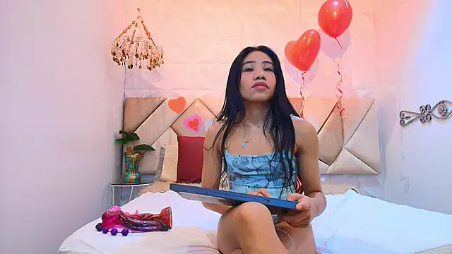 Snapshot of Lara_pons chatting on February 12, 2026, 2:01 pm Lara pons online show from February 12, 2026, 2:01 pm