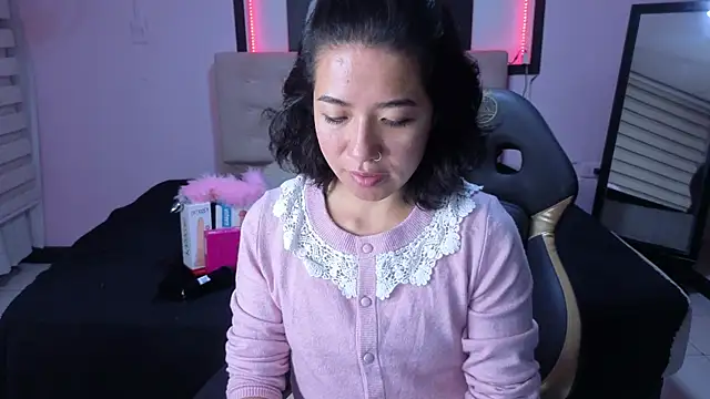 Snapshot of Lynn_turner chatting on February 15, 2026, 12:36 pm Lynn turner online show from February 15, 2026, 12:36 pm