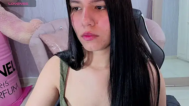 Isabellanoir a online show from February 5, 2026, 7:51 pm