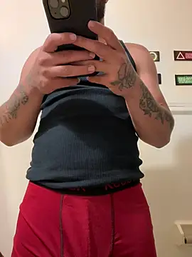 Snapshot of Tu_PaPi_Favorito chatting on March 2, 2026, 6:36 am Tu PaPi Favorito online show from March 2, 2026, 6:36 am