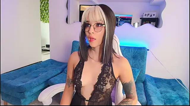 Giaa Moretii online show from April 19, 2026, 2:49 pm