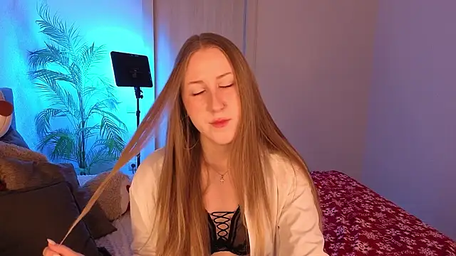 Snapshot of CassieReborn chatting on February 2, 2026, 9:57 pm CassieReborn online show from February 2, 2026, 9:57 pm