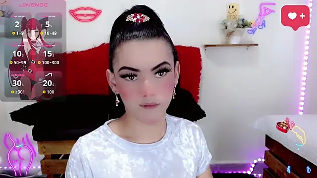 NathalialLooes online show from February 14, 2026, 5:26 am