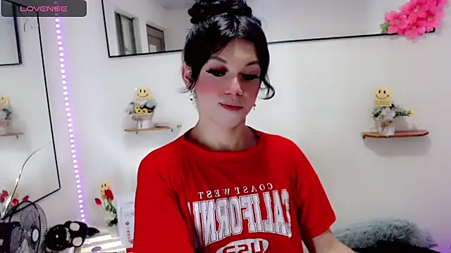 NathalialLooes online show from March 2, 2026, 7:15 am