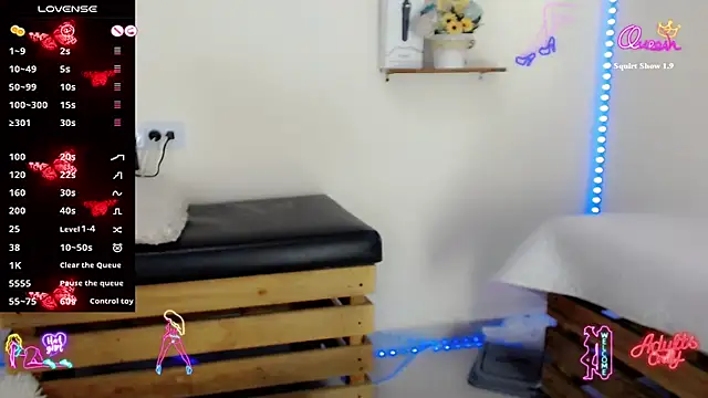 NathalialLooes online show from April 8, 2026, 6:02 am