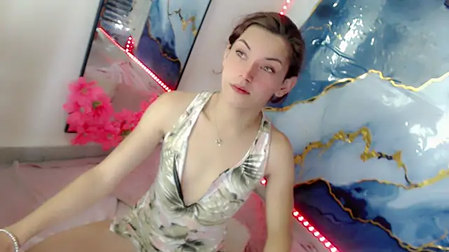 NathalialLooes online show from June 5, 2026, 5:14 am