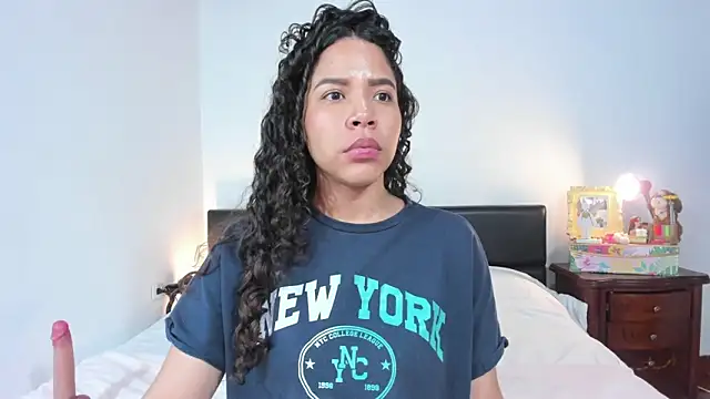 AshlyViper online show from April 15, 2026, 9:26 pm