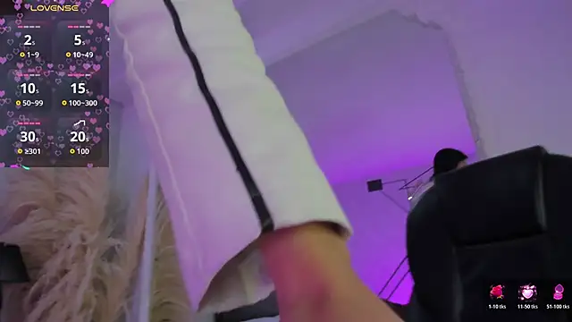 KarelyMitchel online show from March 11, 2026, 1:06 pm