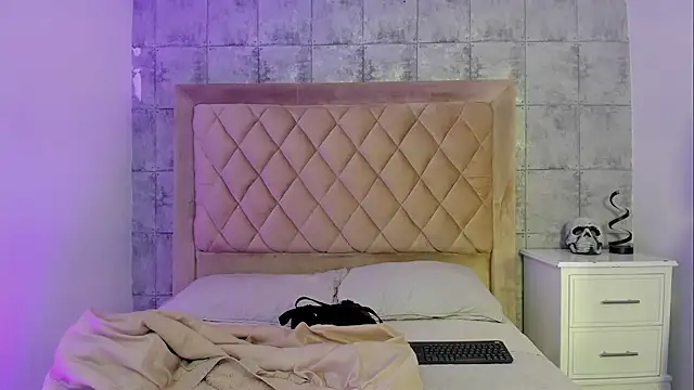 CleoFoxx  online show from March 4, 2026, 12:22 pm