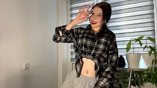 Snapshot of Sarahsolara chatting on February 18, 2026, 2:02 pm Sarahsolara online show from February 18, 2026, 2:02 pm