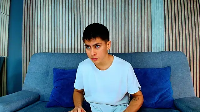 Snapshot of Aron_pulse chatting on February 21, 2026, 1:23 pm Aron pulse online show from February 21, 2026, 1:23 pm